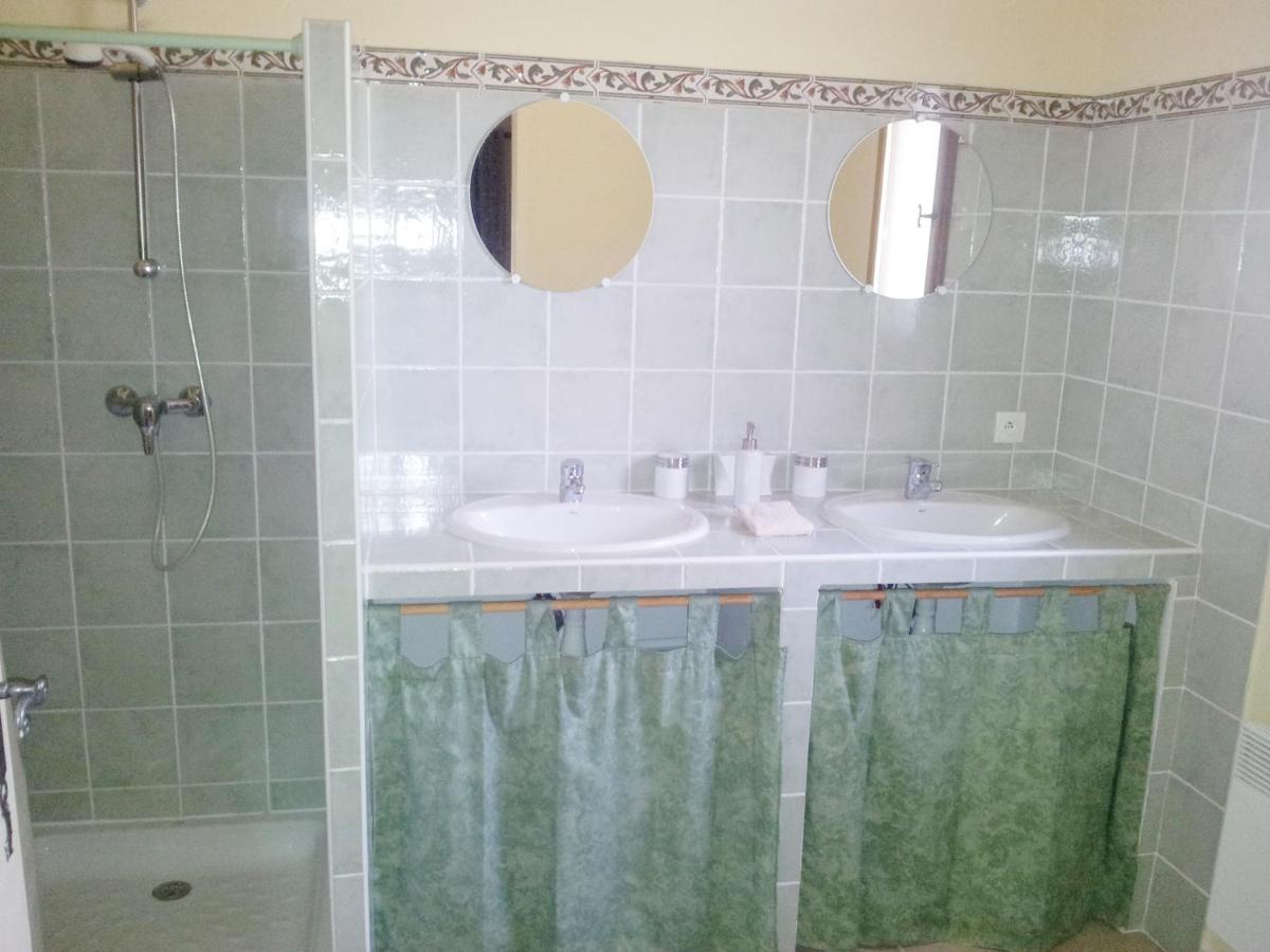 Les Cerises Bed & Breakfast Saint-Saturnin-d'Apt Bagian luar foto