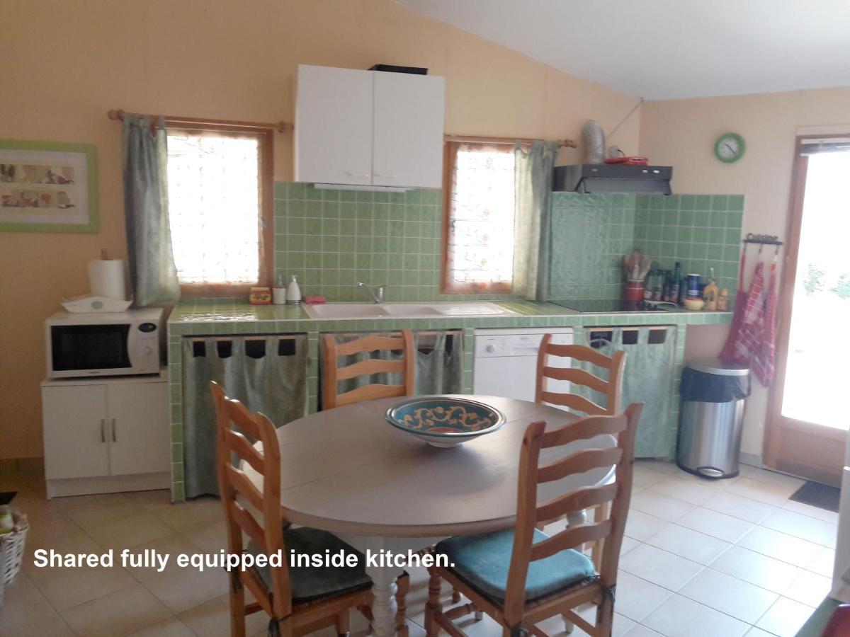 Les Cerises Bed & Breakfast Saint-Saturnin-d'Apt Bagian luar foto