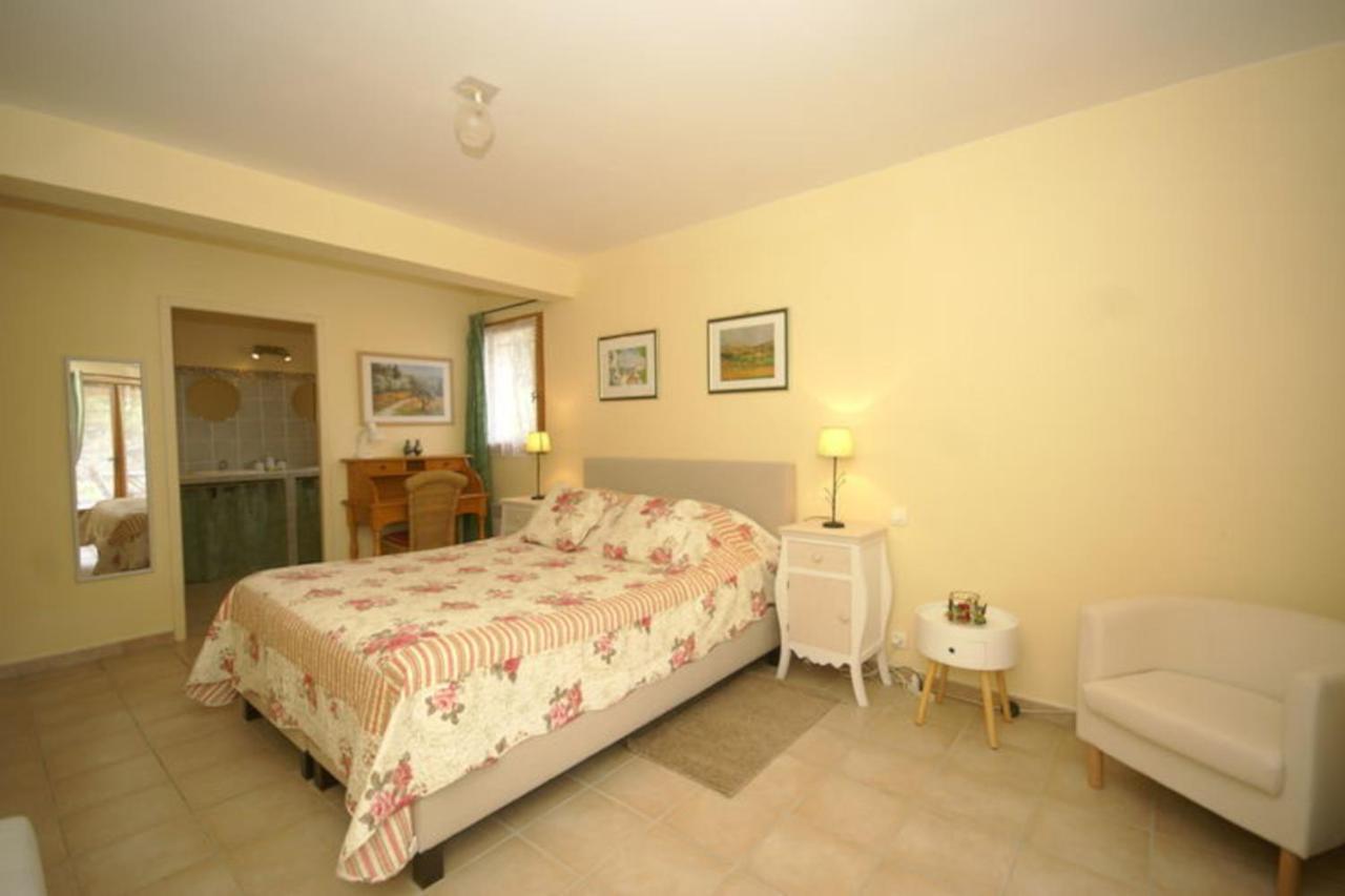 Les Cerises Bed & Breakfast Saint-Saturnin-d'Apt Bagian luar foto