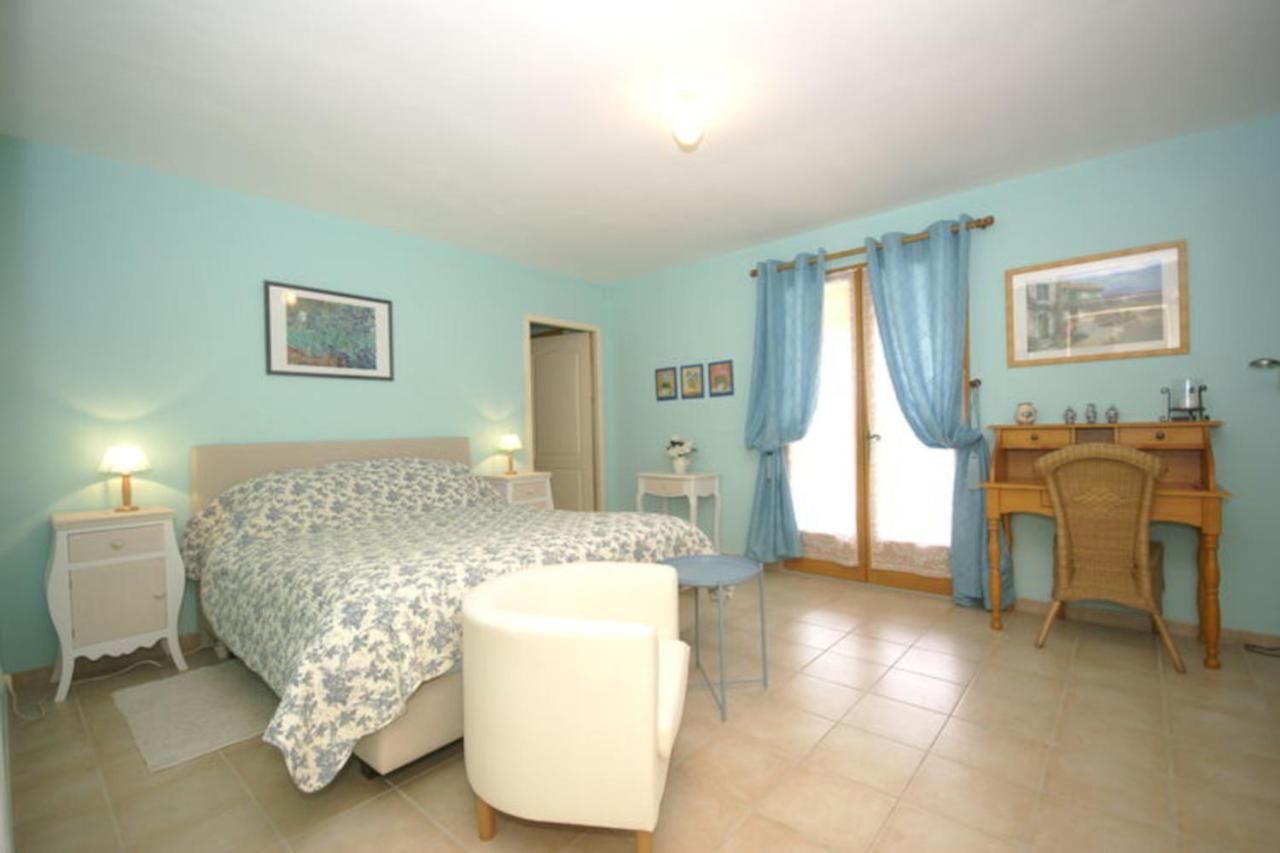 Les Cerises Bed & Breakfast Saint-Saturnin-d'Apt Bagian luar foto