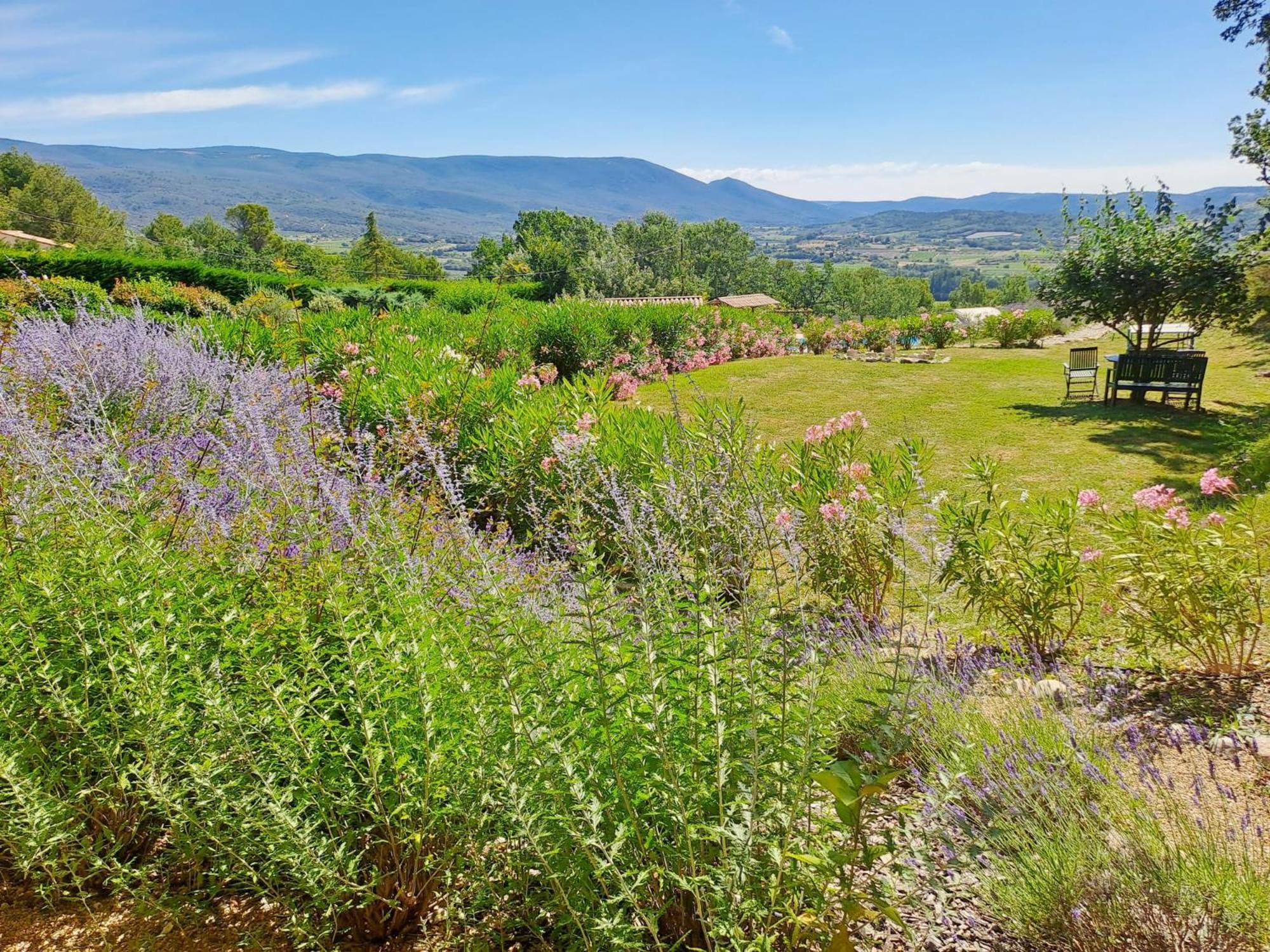 Les Cerises Bed & Breakfast Saint-Saturnin-d'Apt Bagian luar foto