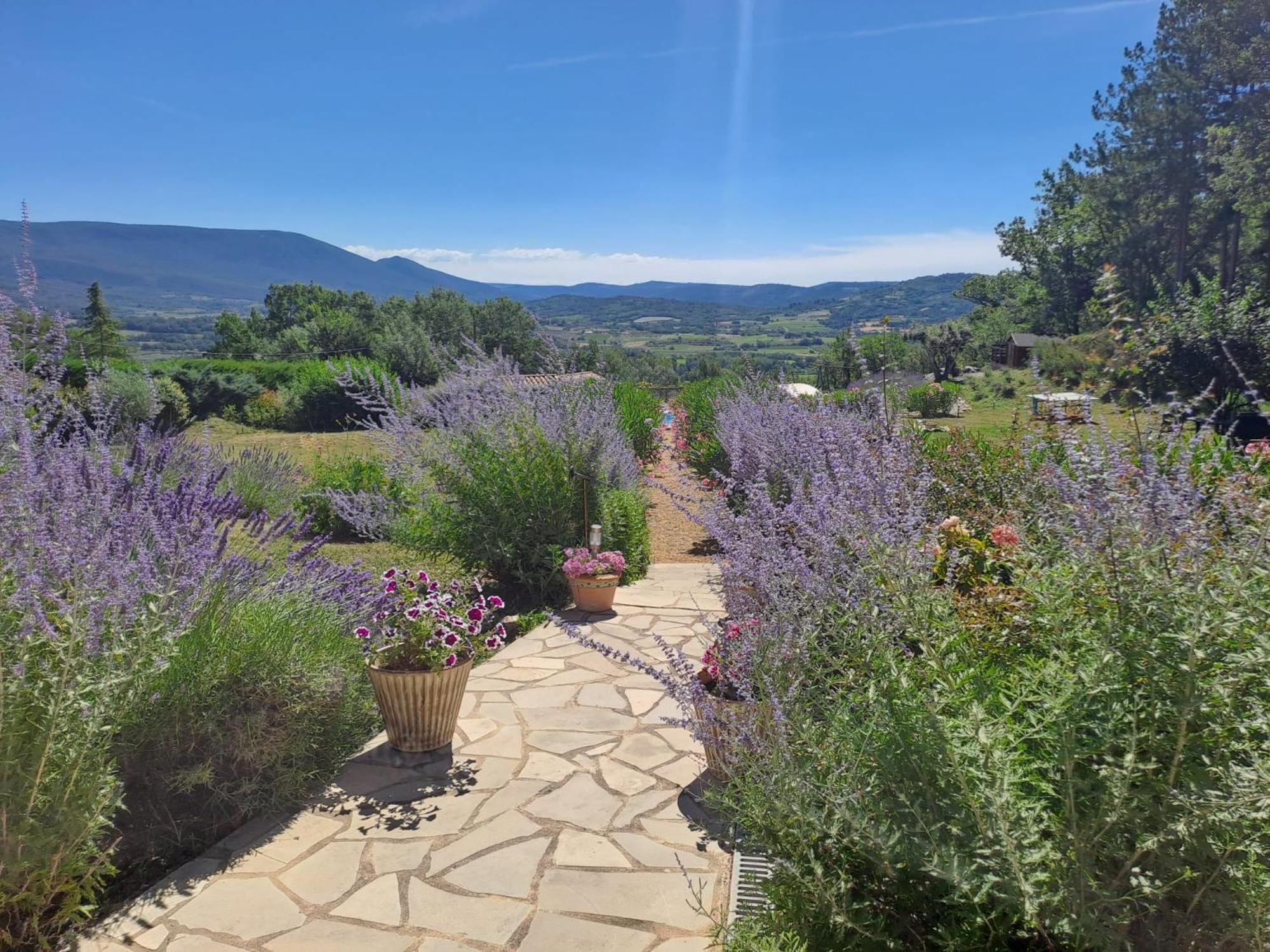 Les Cerises Bed & Breakfast Saint-Saturnin-d'Apt Bagian luar foto